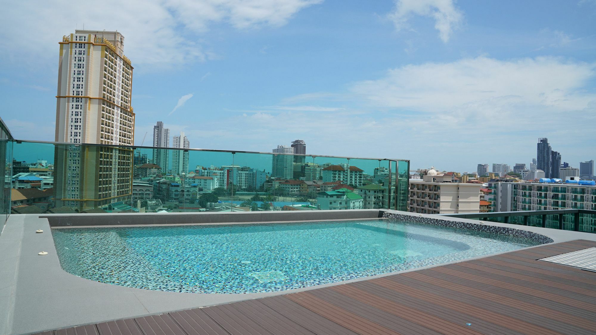 Urban Attitude Apartment Pattaya ภายนอก รูปภาพ