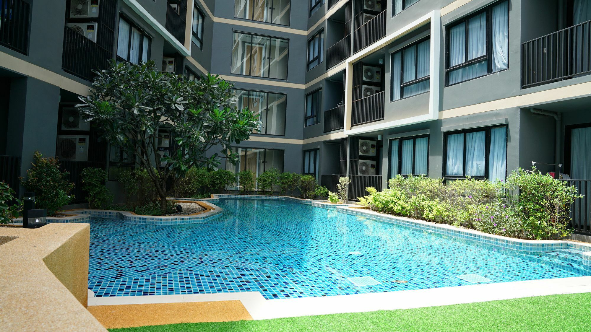 Urban Attitude Apartment Pattaya ภายนอก รูปภาพ